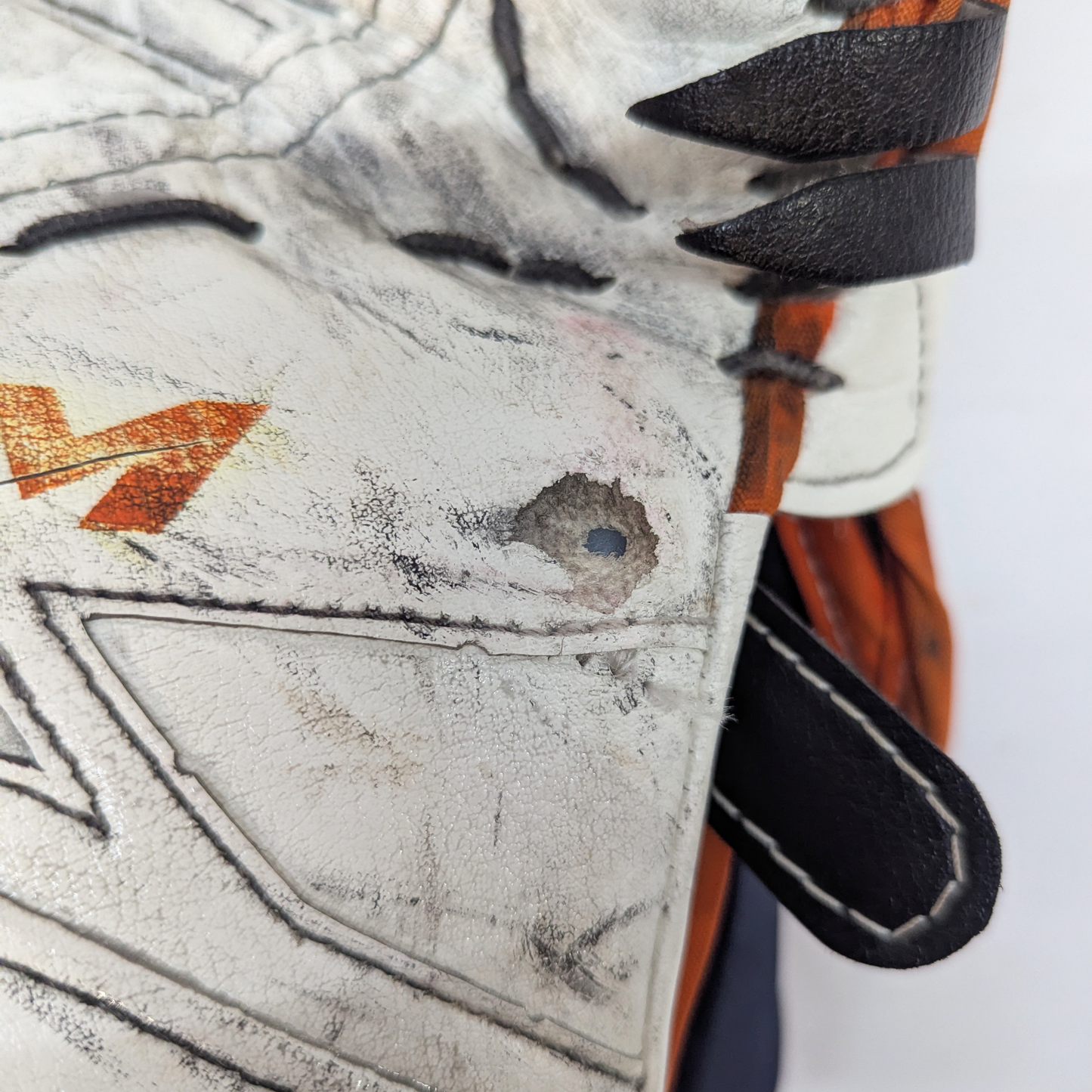 CCM Extreme Flex 4 - Used Pro Stock Goalie Glove (White/Orange/Navy)