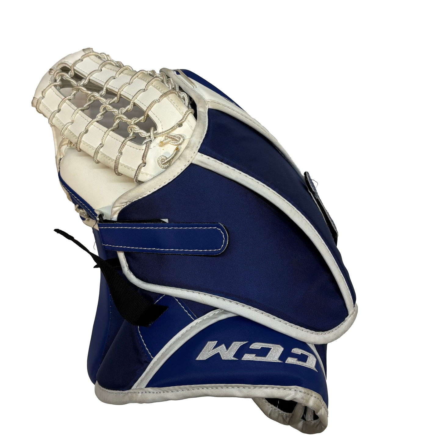 CCM Extreme Flex E3.9 - Used Full Right Senior Goalie Glove (White/Blue)